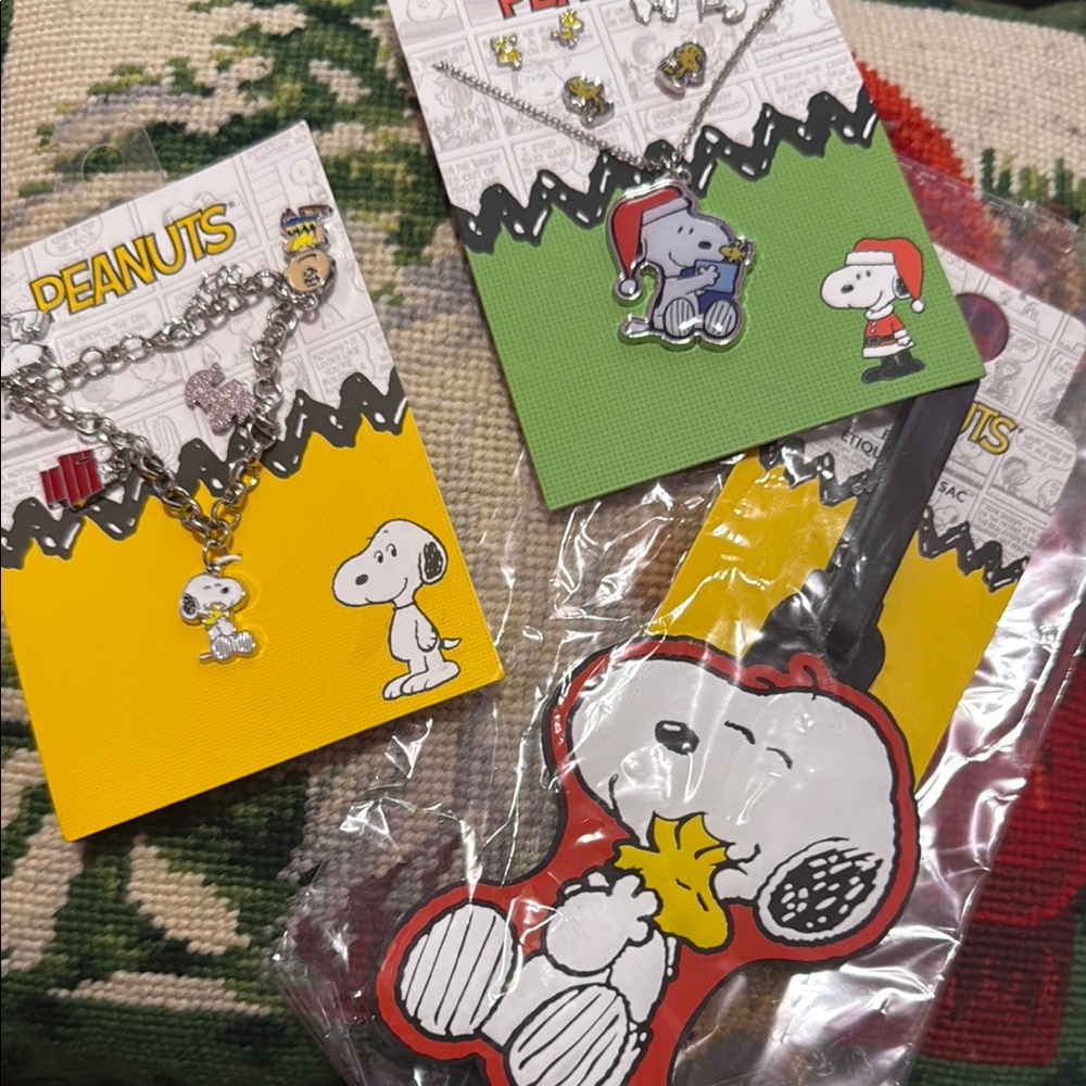 Peanuts Kids Accessories Set - Silver and Red + gift for mom
